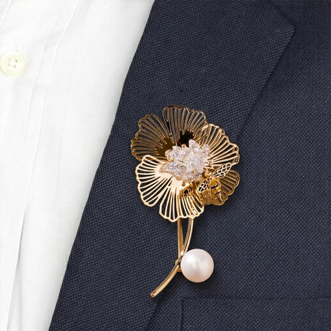 Bee Brooch with Pearl - Image 3