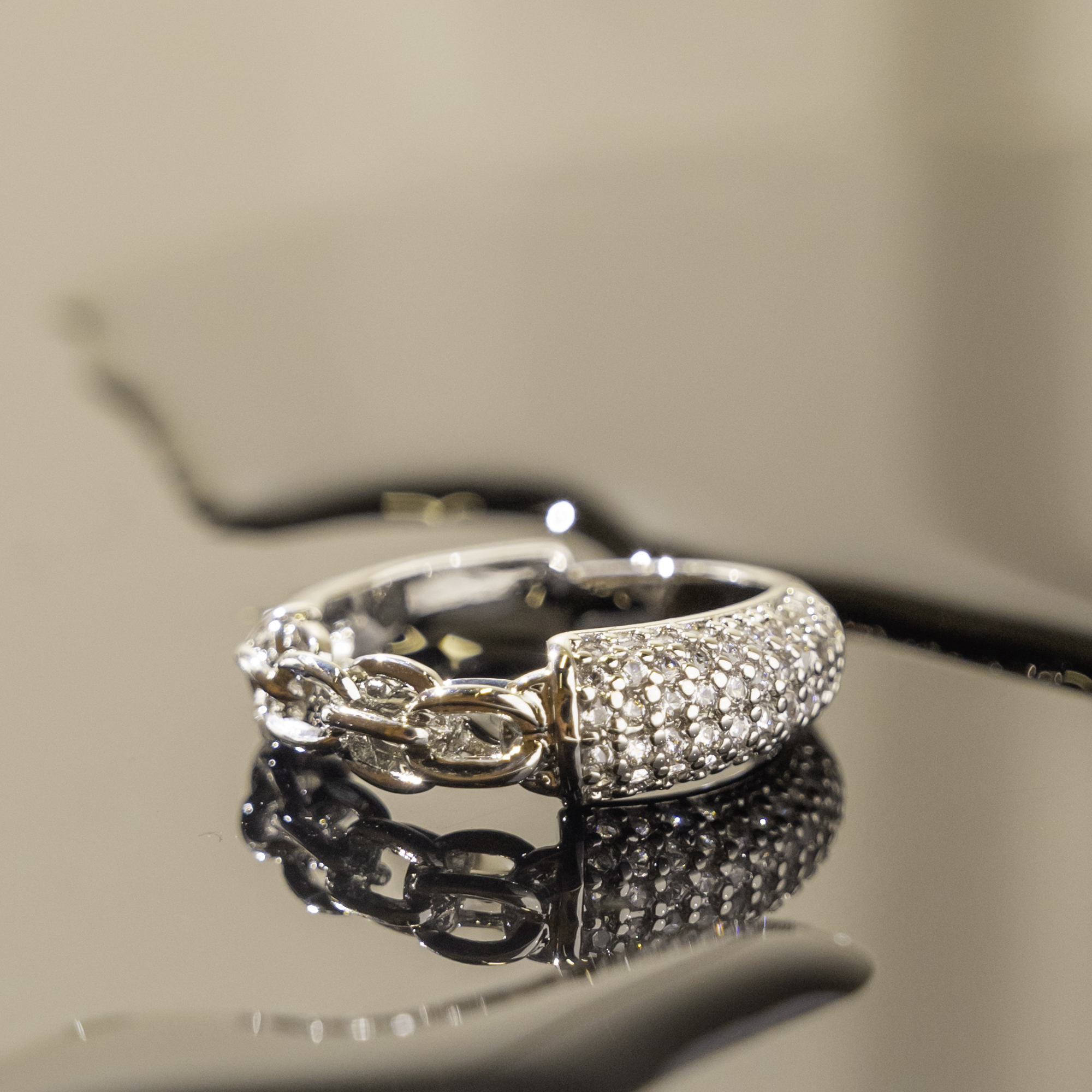 Luxe Pave Link Ring